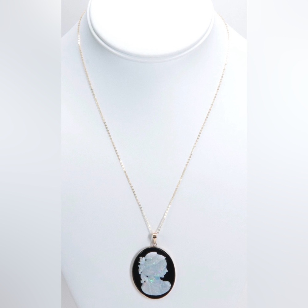Vintage 14K Yellow Gold Onyx & Carved Opal Cameo Necklace